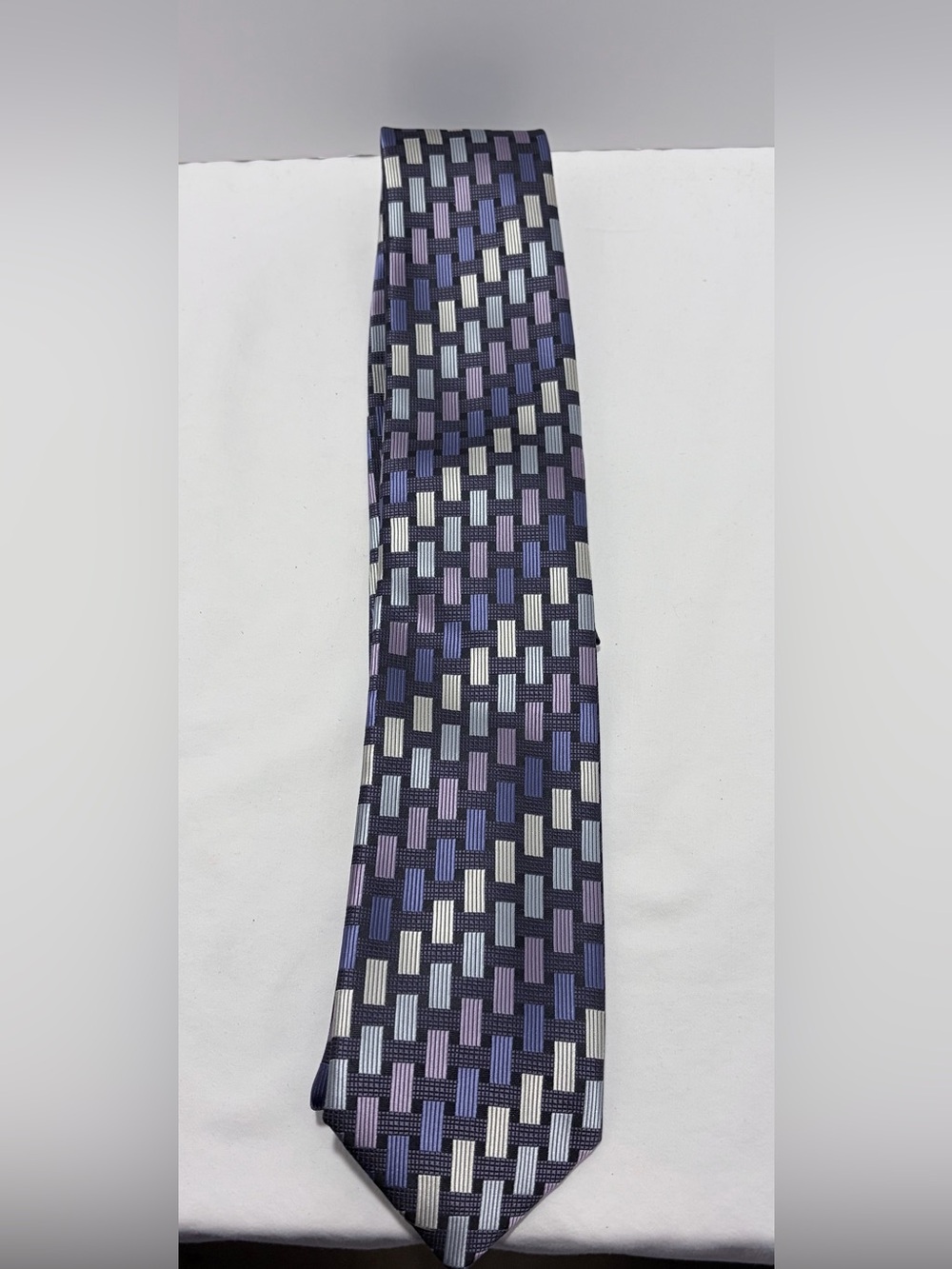 Bergamo New York Lavender & Navy Geometric Tie